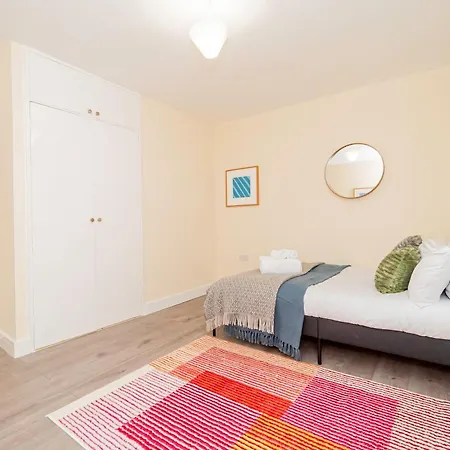 Stylish 2-Bed Flat On Banbury Road Appartement Oxford Buitenkant foto