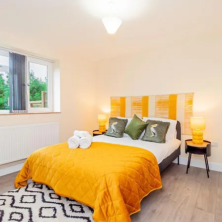 Stylish 2-Bed Flat On Banbury Road Appartement Oxford Buitenkant foto