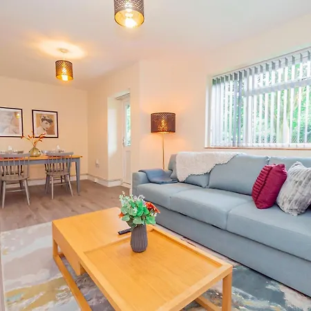 Stylish 2-Bed Flat On Banbury Road Appartement Oxford Buitenkant foto