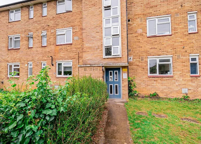Stylish 2-Bed Flat On Banbury Road