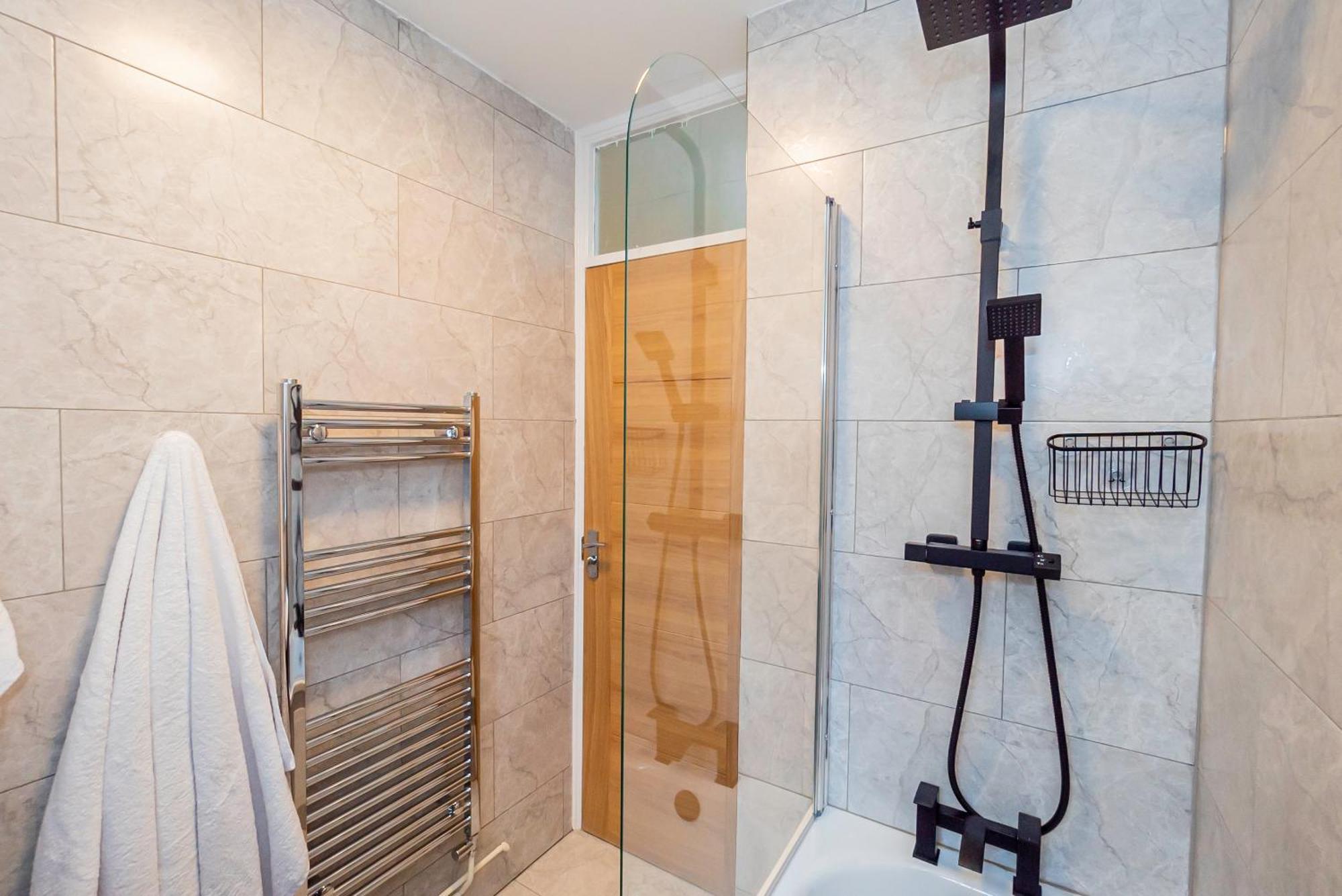 Stylish 2-bed Flat On Banbury Road